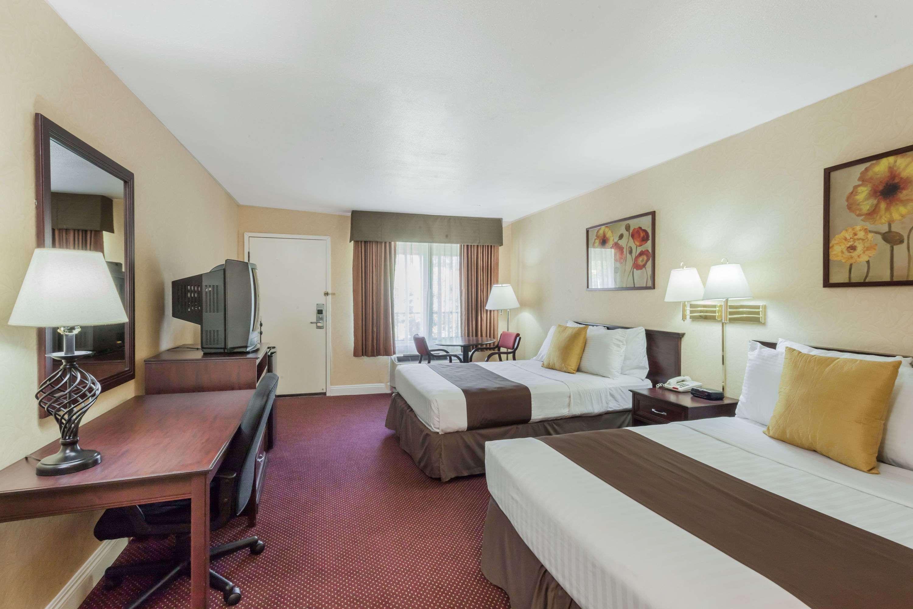 Hospitality Inn San Bernardino Ngoại thất bức ảnh
