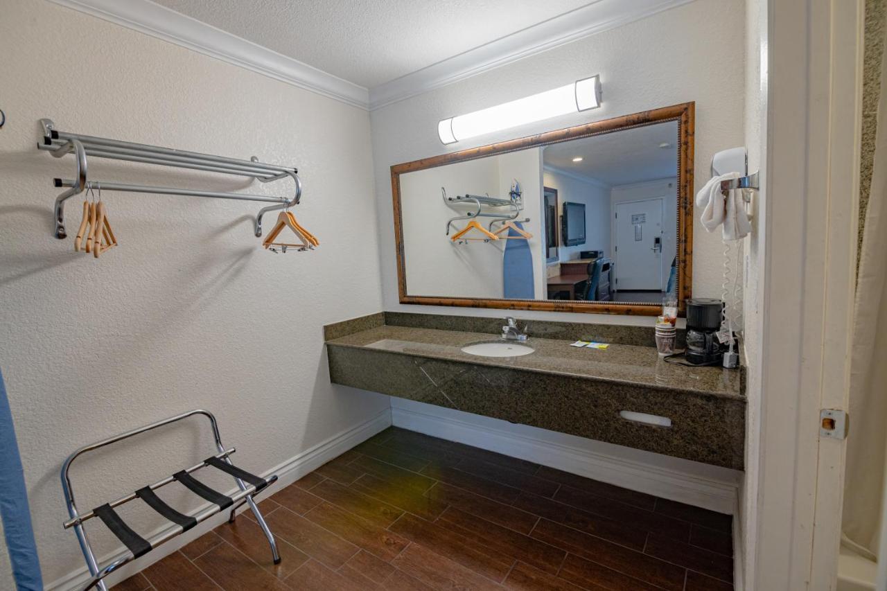 Hospitality Inn San Bernardino Ngoại thất bức ảnh