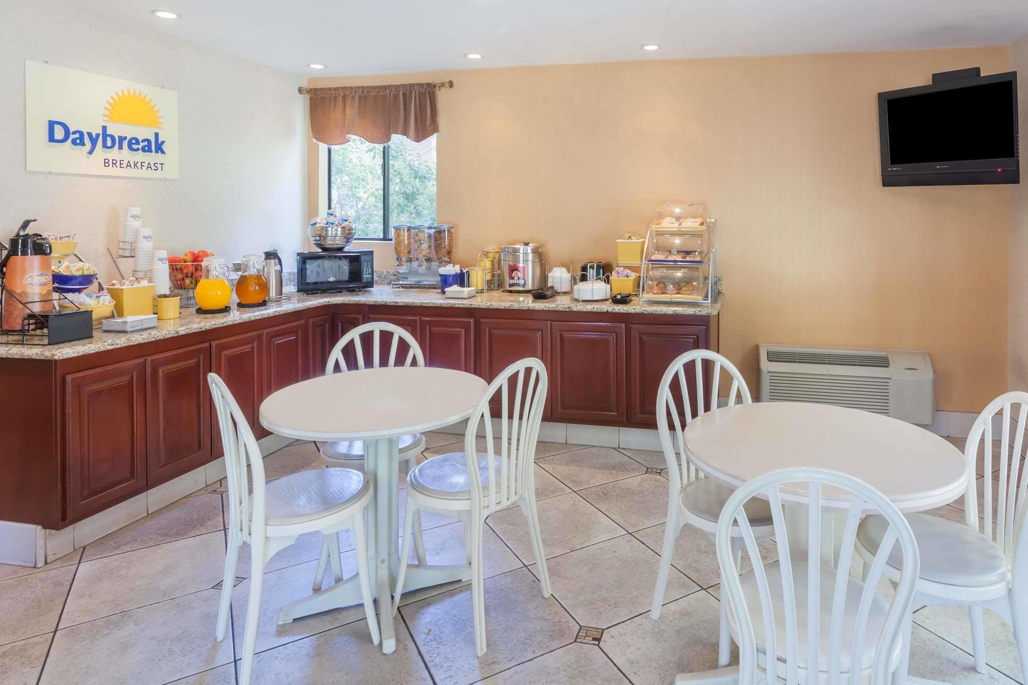 Hospitality Inn San Bernardino Ngoại thất bức ảnh